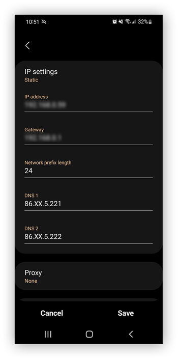 Spécifier les adresses IP des serveurs DNS primaire et secondaire pour un réseau Wi-Fi sous Android.